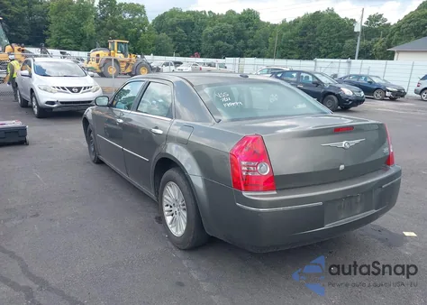2010 Chrysler 300 Touring/Signature Series/Executive Series from USA, damaged, VIN 2C3CA5CV2AH195499